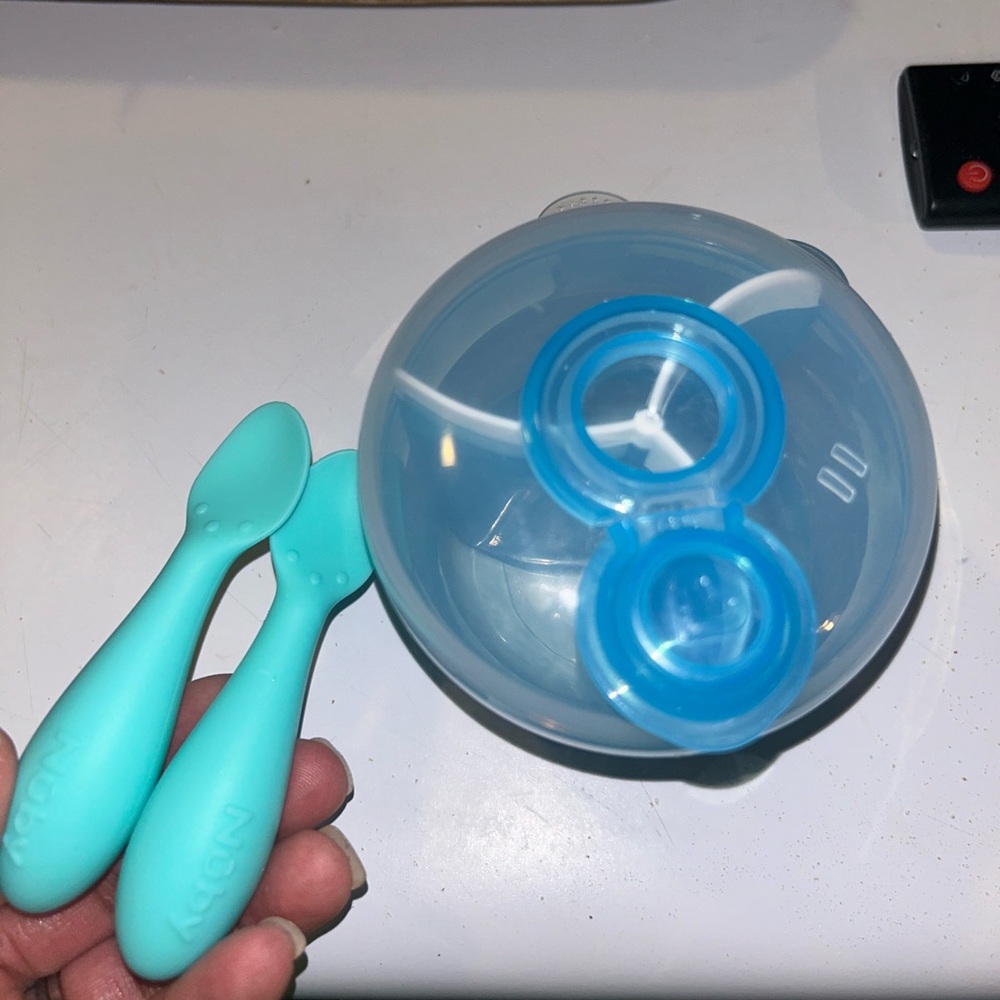 🍄3 for $10🍄 Baby Formula Divider & Spoons